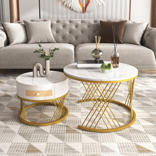 Couchtisch in weißer Marmoroptik mit Metallfüßen