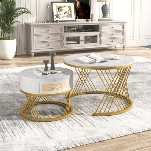 Couchtisch in weißer Marmoroptik mit Metallfüßen